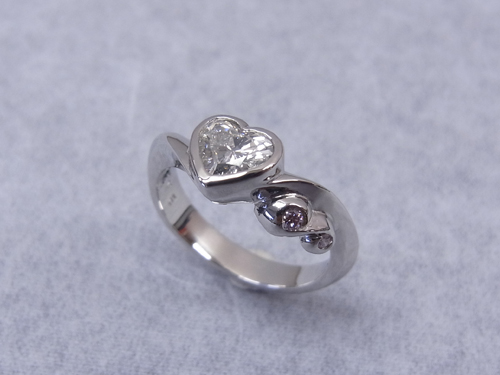 オーダーメイド 婚約指輪 ハートシェイプ ピンクダイヤモンド | 名古屋のアクセサリーショップ Caravella