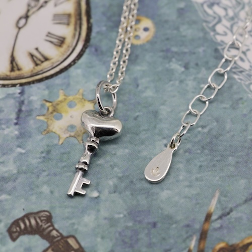 シルバーkeyネックレス250804