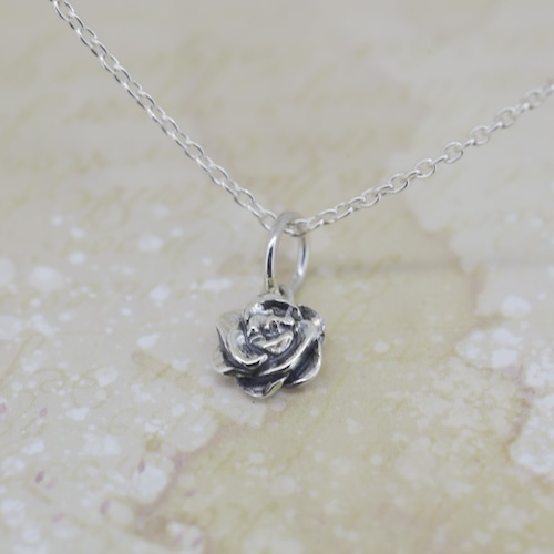 シルバーroseネックレス250818