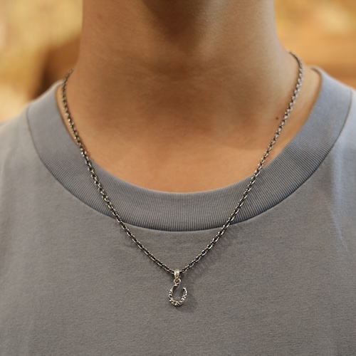 シルバーホースシューネックレス250922