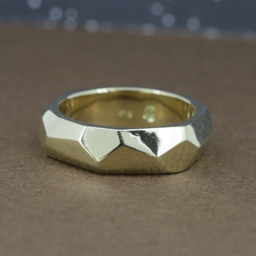 プラチナとゴールドの選び方　k18ゴールド260423